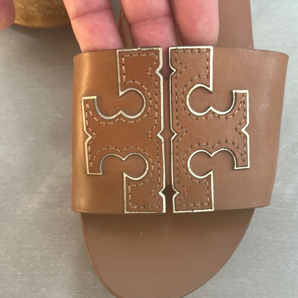 Brown Leather Sandals with Metallic Design - Picture 4 of 5